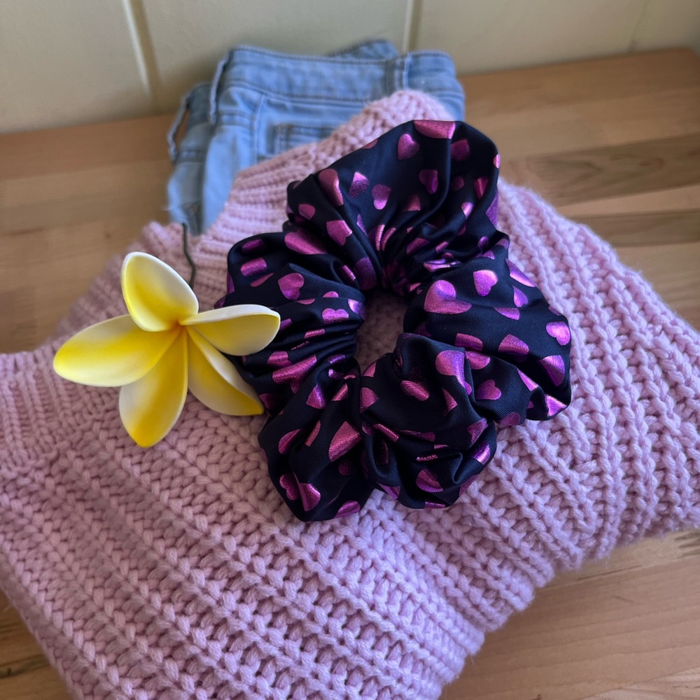Large heart scrunchy